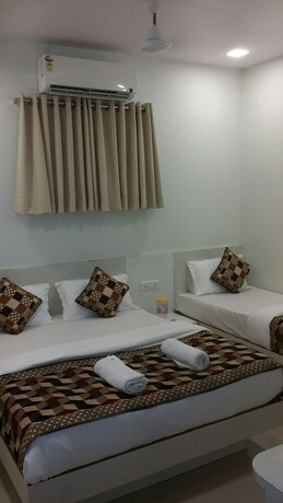 Imagen de la habitación del Hotel Kf Residency. Foto 23