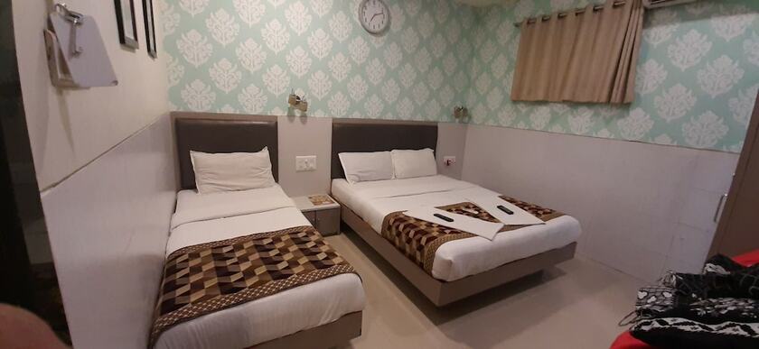 Imagen de la habitación del Hotel Kf Residency. Foto 25