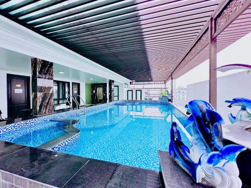 Imagen general del Hotel Kh&aacute;ch Sạn Ch&acirc;u Long FLC Sầm Sơn. Foto 11