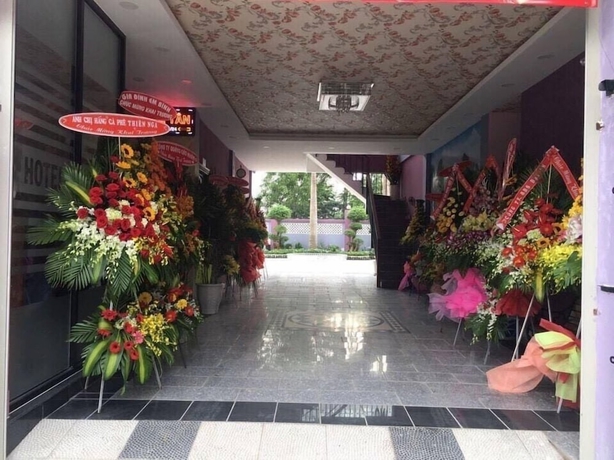 Imagen de los interiores del Hotel Khach San Dong Phuong. Foto 9