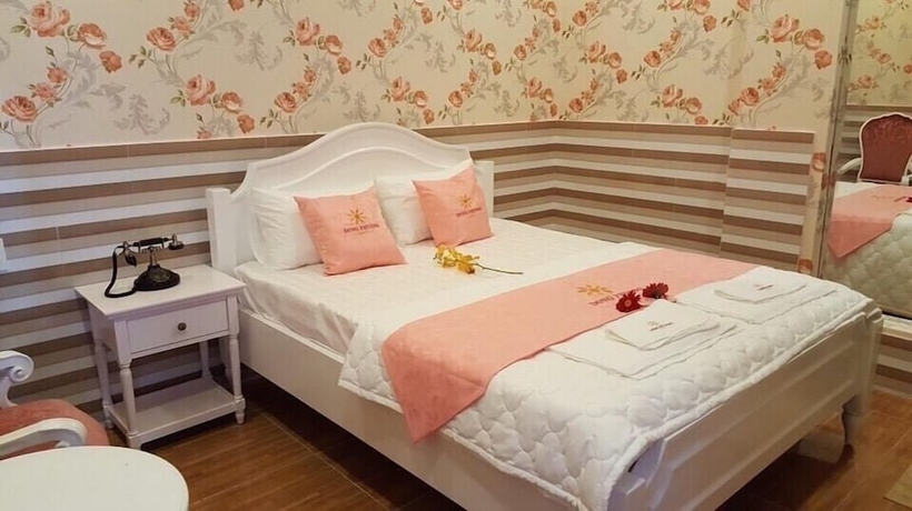 Imagen de la habitación del Hotel Khach San Dong Phuong. Foto 5