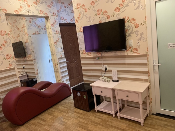 Imagen de la habitación del Hotel Khach San Dong Phuong. Foto 7