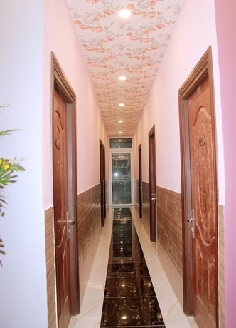Imagen de los interiores del Hotel Khach San Dong Phuong. Foto 11