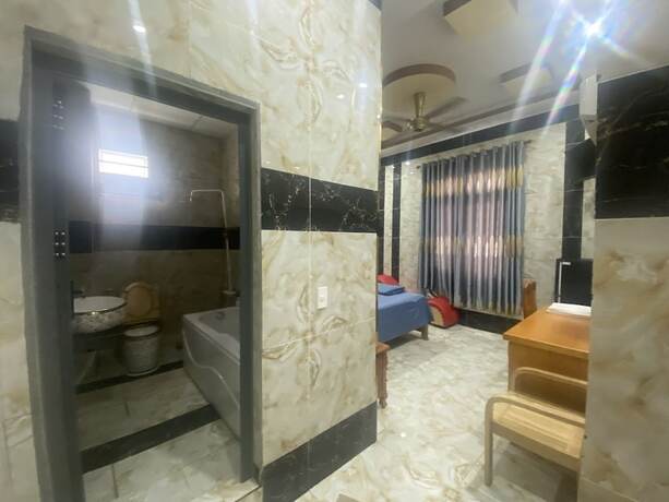 Imagen de la habitación del Hotel Khach San Hoi Nghia. Foto 16