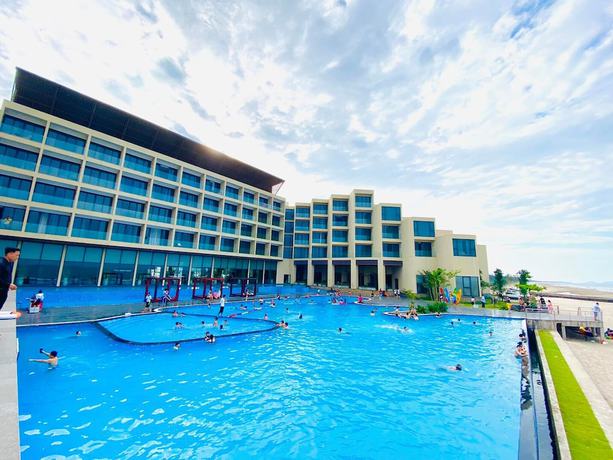 Imagen de la piscina del Hotel Khach San Muong Thanh Luxury Xuan Thanh. Foto 20