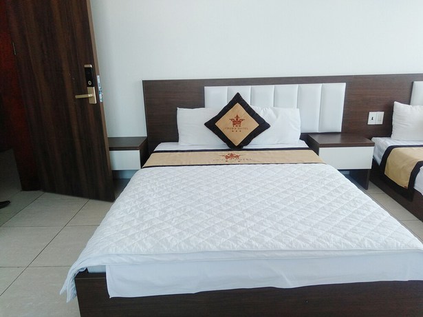 Imagen de la habitación del Hotel Khach san Crown. Foto 9