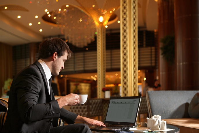 Imagen de los interiores del Hotel Khalidiya Palace Rayhaan By Rotana. Foto 13