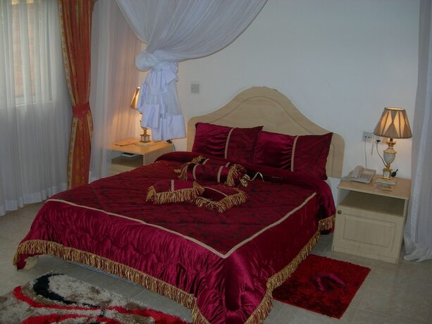 Imagen de la habitación del Hotel Khalifa Executive Suites. Foto 13