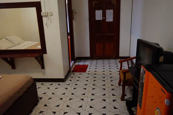 Imagen de la habitación del Hotel Khamsaner. Foto 20