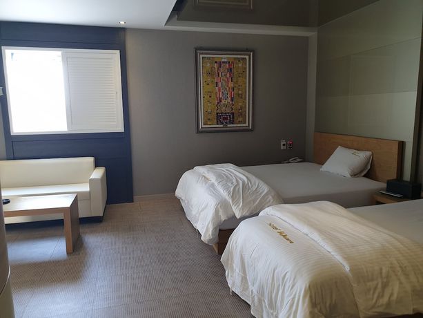 Imagen de la habitación del Hotel Khan Hotel. Foto 12