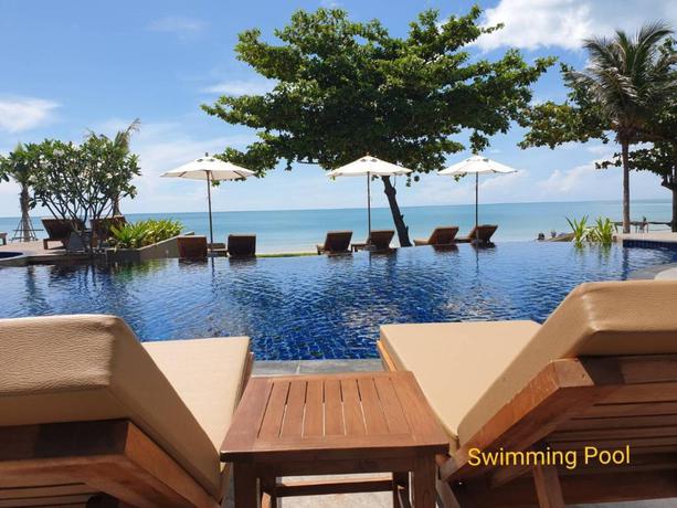 Imagen de la piscina del Hotel Khanom Beach Resort and Spa. Foto 20