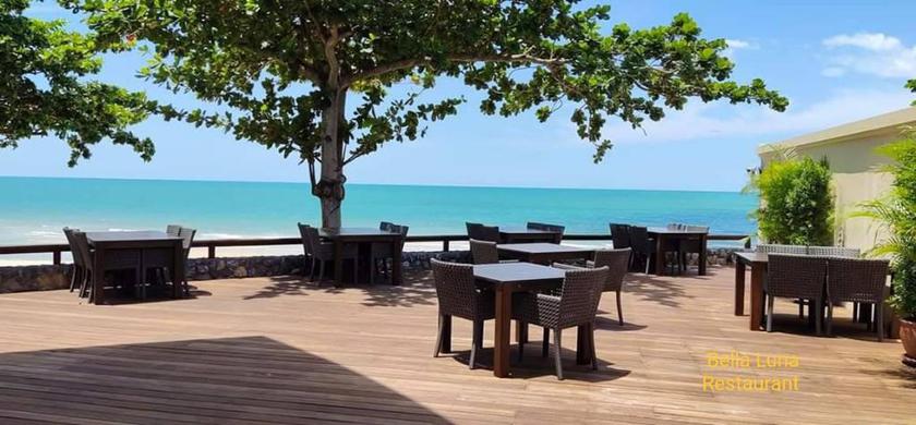 Imagen del bar/restaurante del Hotel Khanom Beach Resort and Spa. Foto 6