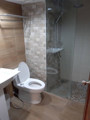 Imagen de la habitación del Hotel Khanom Cabana Beach Resort. Foto 17