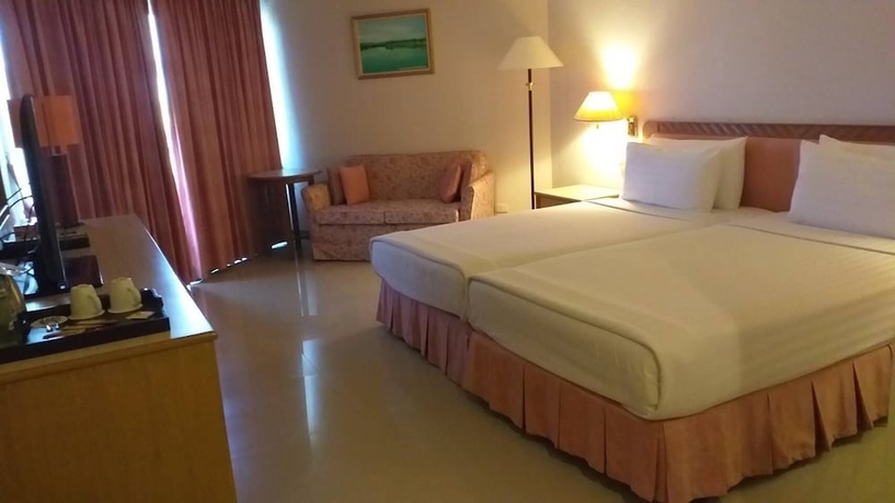 Imagen de la habitación del Hotel Khanom Golden Beach. Foto 9