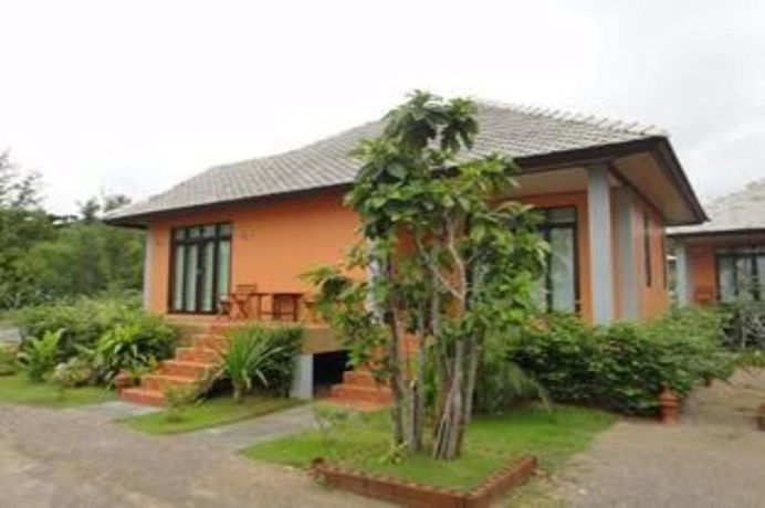 Imagen de la habitación del Hotel Khanom Sunrise Beach. Foto 4