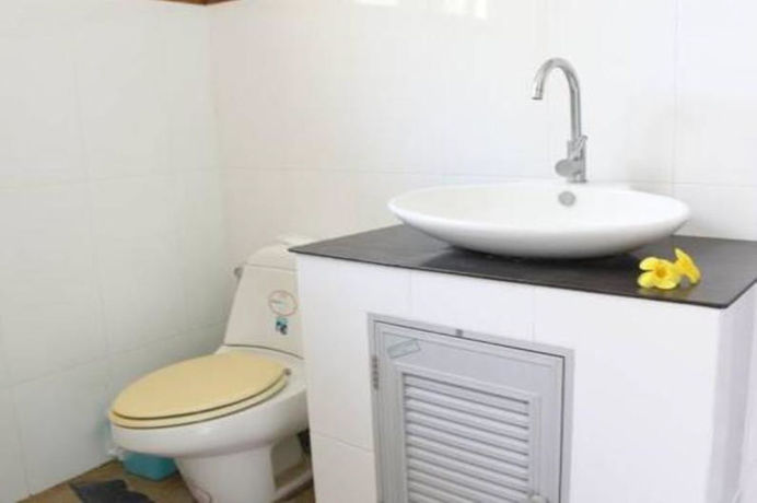 Imagen del bar/restaurante del Hotel Khanom Sunrise Beach. Foto 2