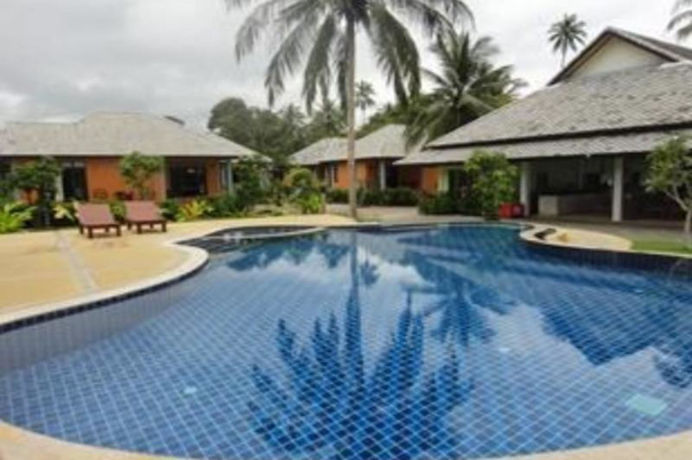 Imagen de los exteriores del Hotel Khanom Sunrise Beach. Foto 15