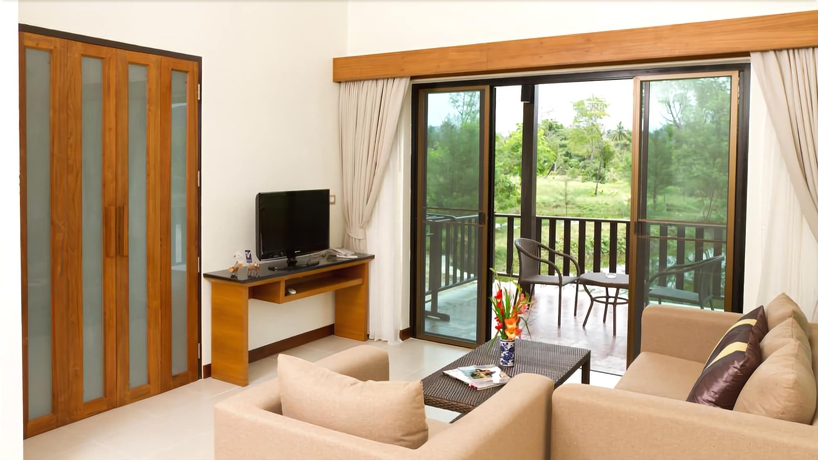 Imagen de la habitación del Hotel Khao Lak Blue Lagoon Resort. Foto 9