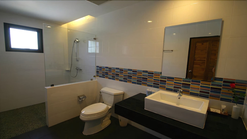 Imagen de la habitación del Hotel Khao Lak Blue Lagoon Resort. Foto 13