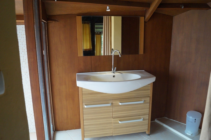 Imagen de la habitación del Hotel Khao Lak Relax Resort. Foto 11