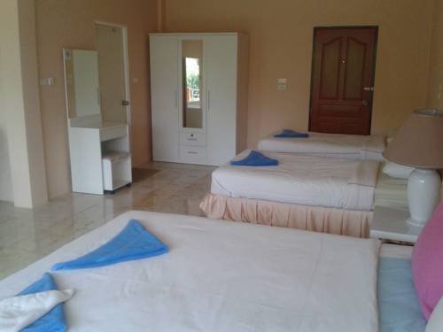 Imagen de la habitación del Hotel Khao Saming Paradise Resort. Foto 4