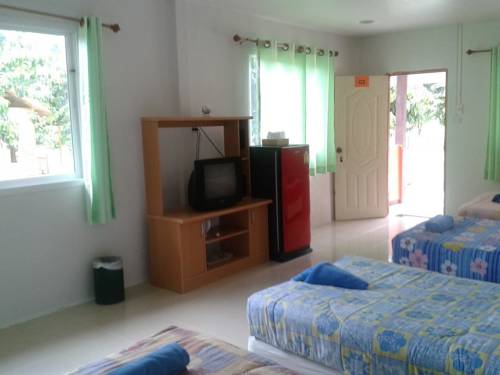 Imagen de la habitación del Hotel Khao Saming Paradise Resort. Foto 7