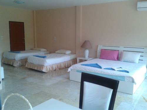 Imagen de la habitación del Hotel Khao Saming Paradise Resort. Foto 11