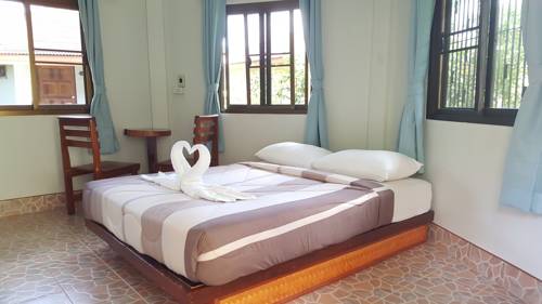 Imagen de la habitación del Hotel Khao Sok Jungle Huts. Foto 8