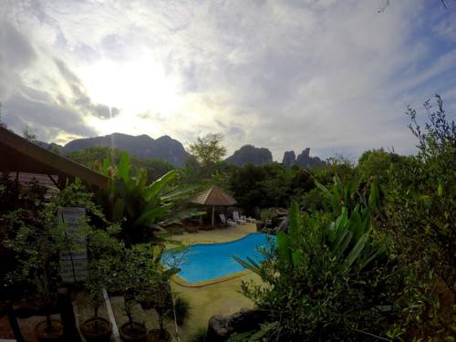 Imagen de la habitación del Hotel Khao Sok Morning Mist Resort. Foto 2