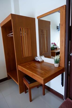 Imagen de la habitación del Hotel Khao Sok Nature Place. Foto 10