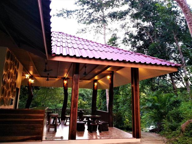 Imagen del bar/restaurante del Hotel Khao Sok River Home Resort. Foto 5