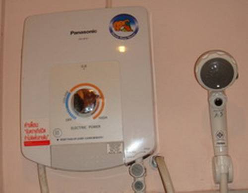 Imagen de la habitación del Hotel Khao Sok River Lodge. Foto 3