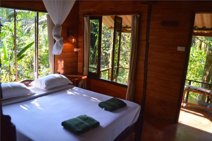 Imagen de la habitación del Hotel Khao Sok Riverside Cottage. Foto 17