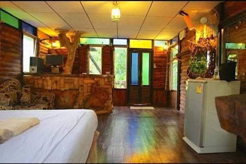 Imagen de la habitación del Hotel Khao Sok Tree House. Foto 5