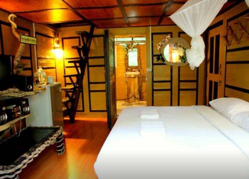 Imagen de la habitación del Hotel Khao Sok Tree House. Foto 10
