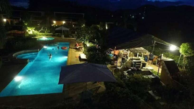 Imagen de la piscina del Hotel Khao Tao lake and beach villas Hua Hin. Foto 9