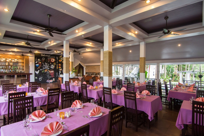 Imagen del bar/restaurante del Hotel Khaolak Emerald Surf Beach Resort and Spa. Foto 5