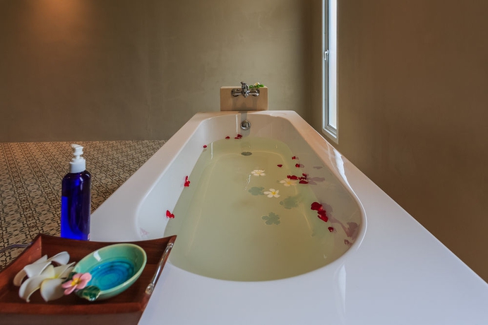 Imagen de los interiores del Hotel Khaolak Forest Resort. Foto 12