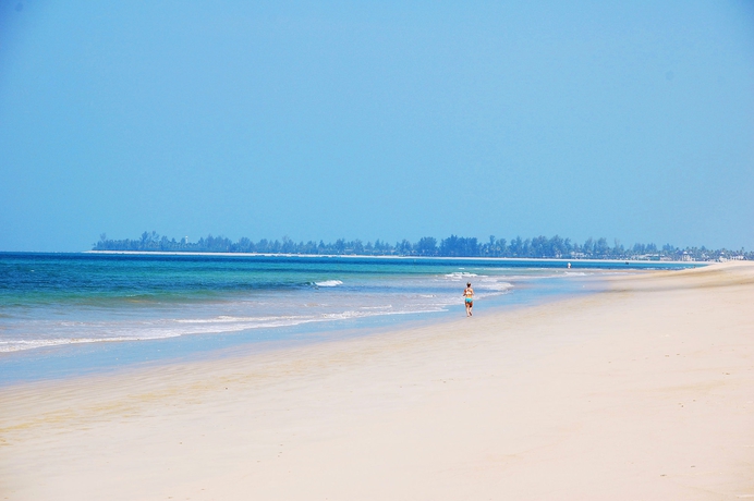 Imagen de los exteriores del Hotel Khaolak Orchid Beach Resort. Foto 11