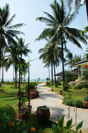 Imagen de los exteriores del Hotel Khaolak Orchid Beach Resort. Foto 14