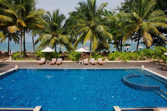 Imagen de la piscina del Hotel Khaolak Paradise Resort. Foto 18