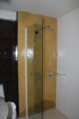 Imagen de la habitación del Hotel Khaolak Suthawan Resort. Foto 3