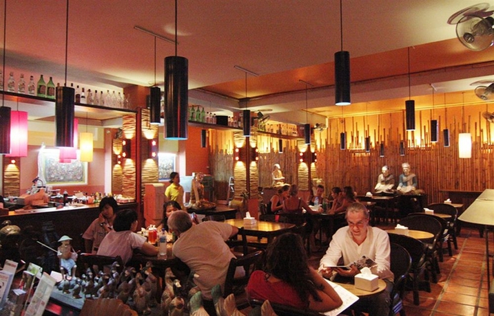 Imagen del bar/restaurante del Hotel Khaosan Holiday. Foto 4