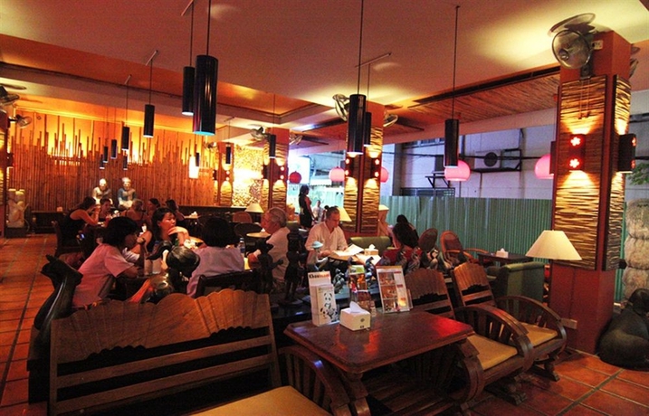 Imagen del bar/restaurante del Hotel Khaosan Holiday. Foto 6