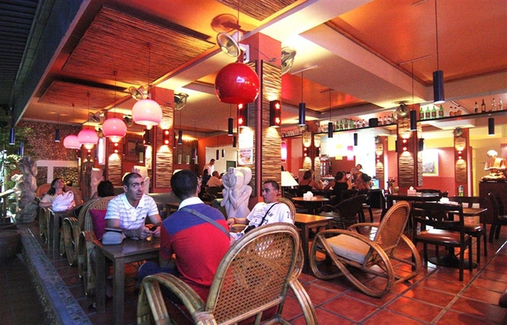 Imagen del bar/restaurante del Hotel Khaosan Holiday. Foto 8