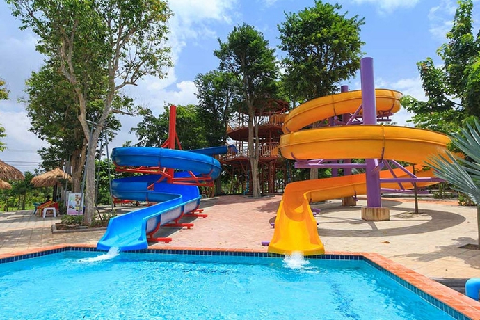 Imagen de la piscina del Hotel Khaoyai Fantasy Resort. Foto 16
