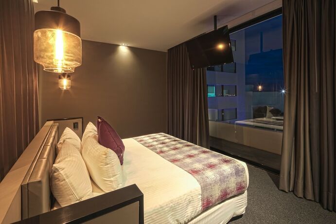 Imagen de la habitación del Hotel Kharma Suites. Foto 20