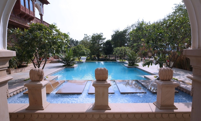Imagen de la piscina del Hotel Khas Bagh. Foto 17
