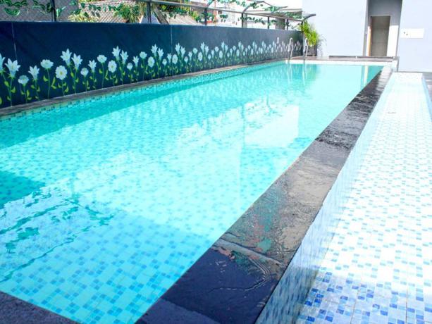 Imagen de la piscina del Hotel Khas Makassar. Foto 6