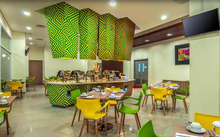 Imagen del bar/restaurante del Hotel Khas Makassar. Foto 4